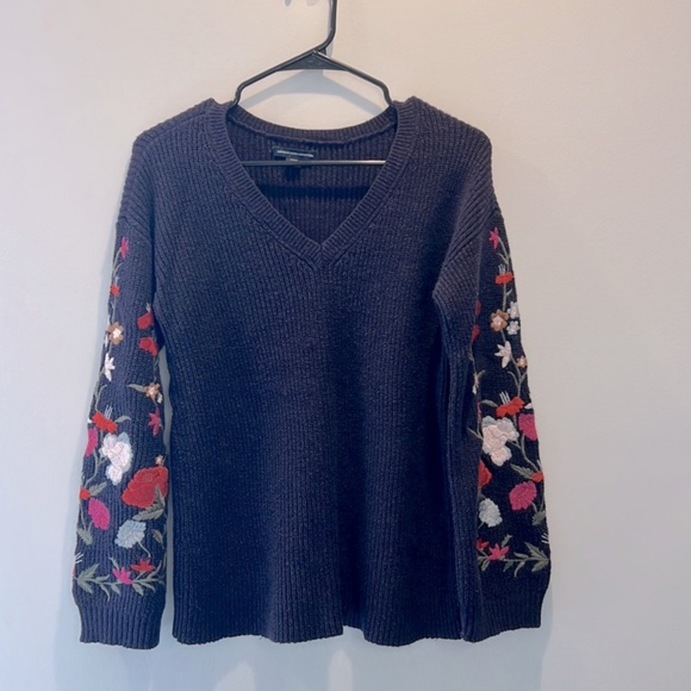 American Eagle Outfitters V Neck Sweater